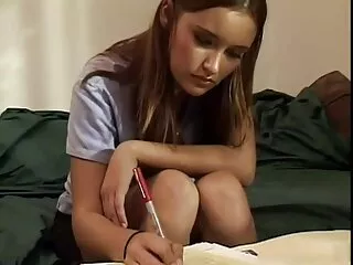 Japans schoolmeisje Emi gratis filmpjes sex Honada pijpt een lul