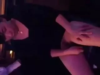 Nancy Suiter en Audrey Nichols seksvignet van sm sex filmpjes Taxi Chicks