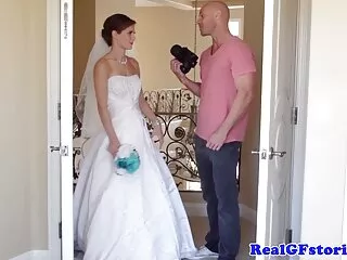 Geile MILF neemt masseur's enorme lul op vagina gratis film de bank