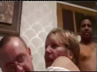 Oudere geïnkte slet krijgt haar kutje geramd met xxx filmpjes jonge lul